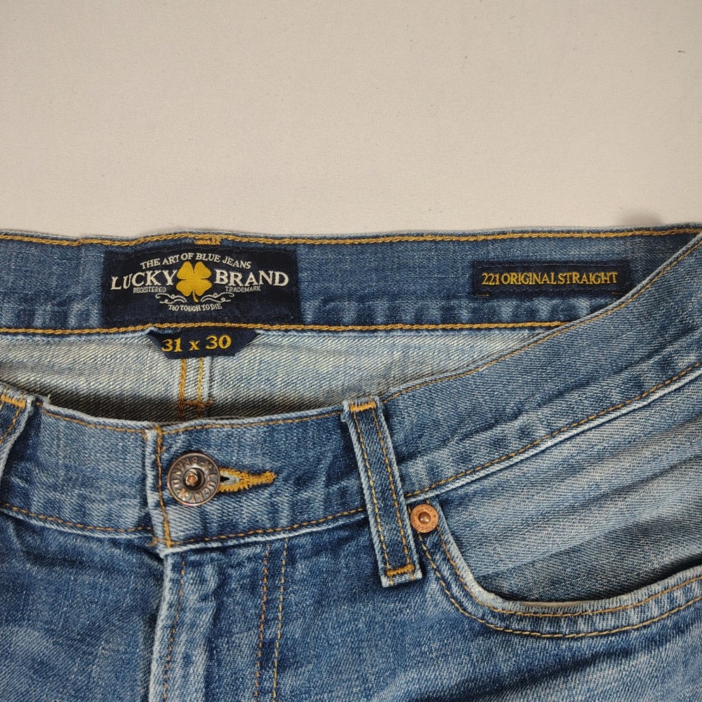 Lucky Brand 221 Original Straight Men 31x30 Blue Faded Denim Cotton Jeans - Picture 3 of 15